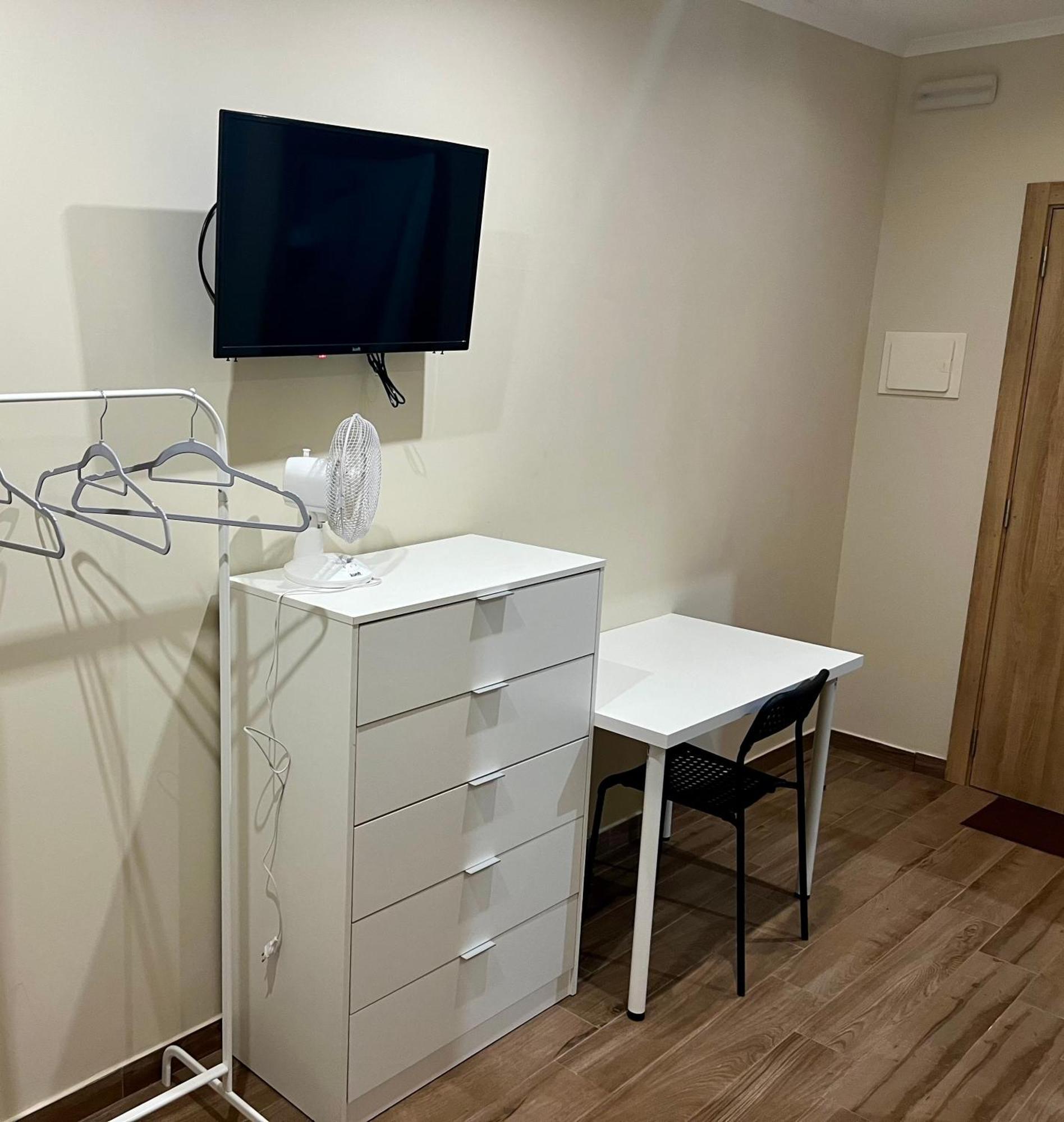 Acacias Rubras Hostel เฟร์เรย์รา โด เซเซเร ภายนอก รูปภาพ
