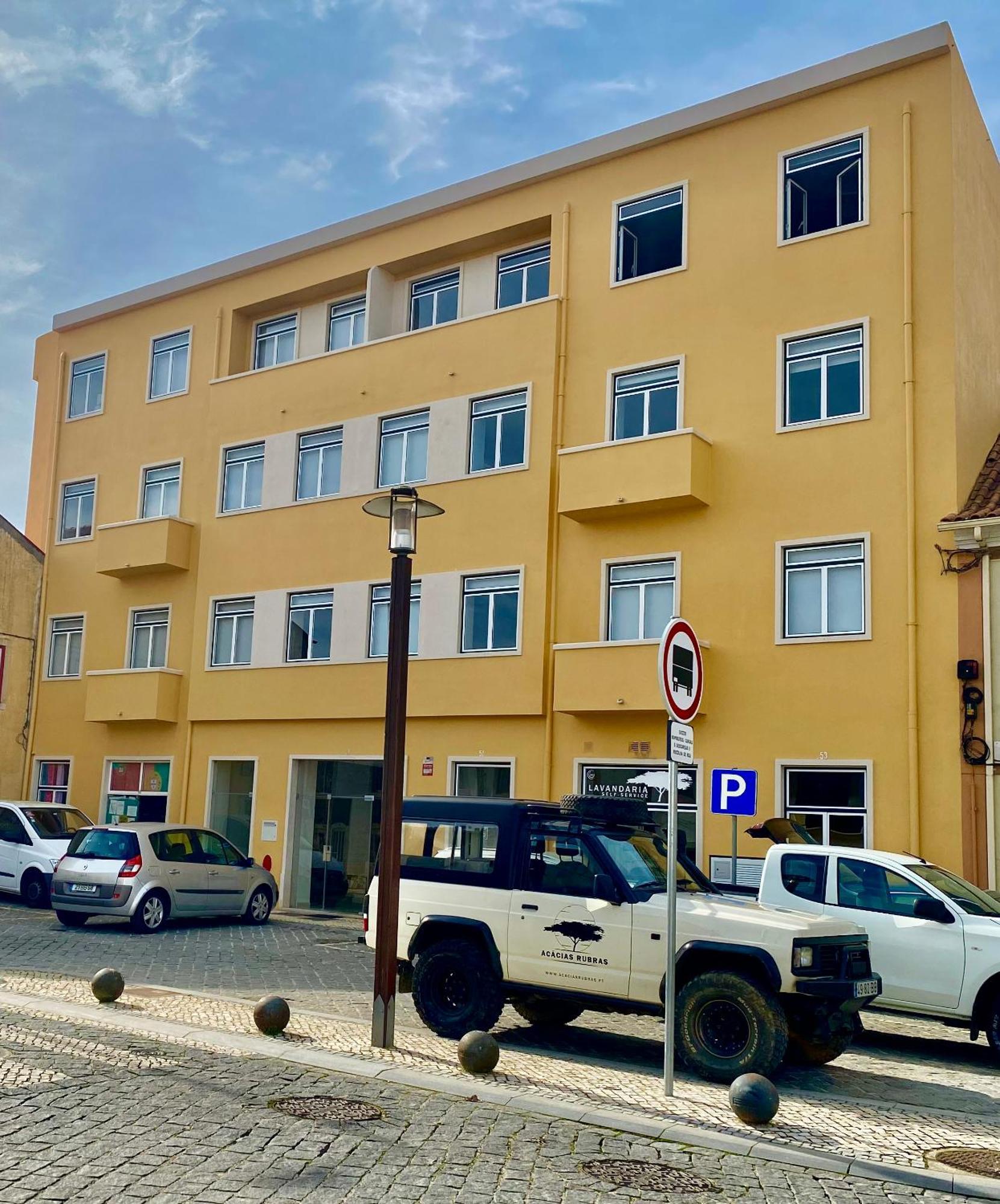 Acacias Rubras Hostel เฟร์เรย์รา โด เซเซเร ภายนอก รูปภาพ